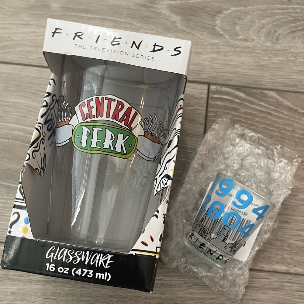 NWT Friends Tv Show New York Skyline Year Shot Glass & central perk glassware